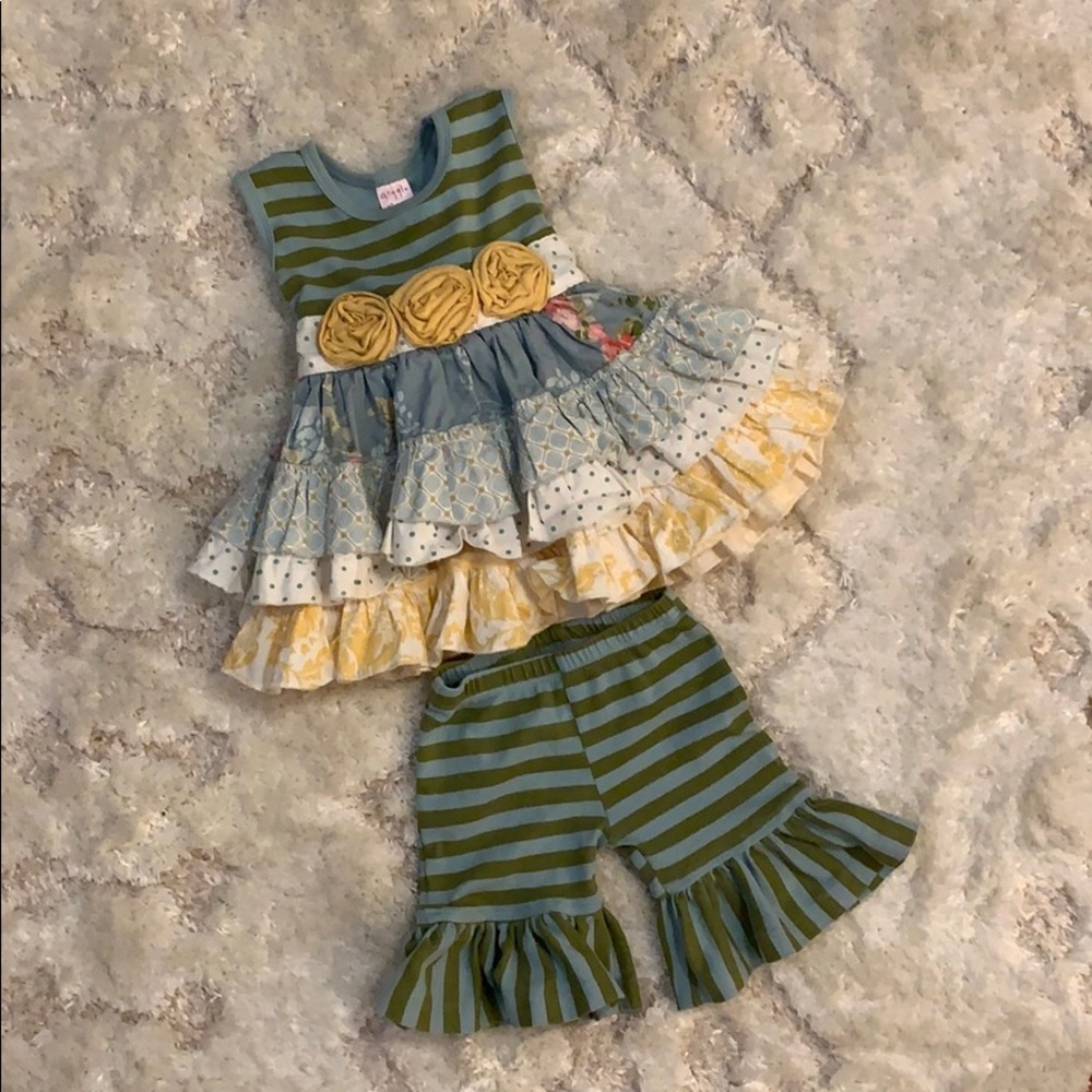 Giggle Moon Ruffle Set